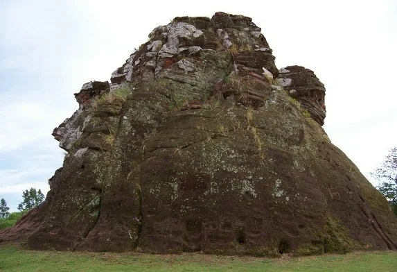Visita la Piedra Pintada de Artigas