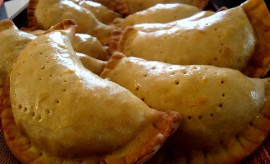 Empanada criolla clásica