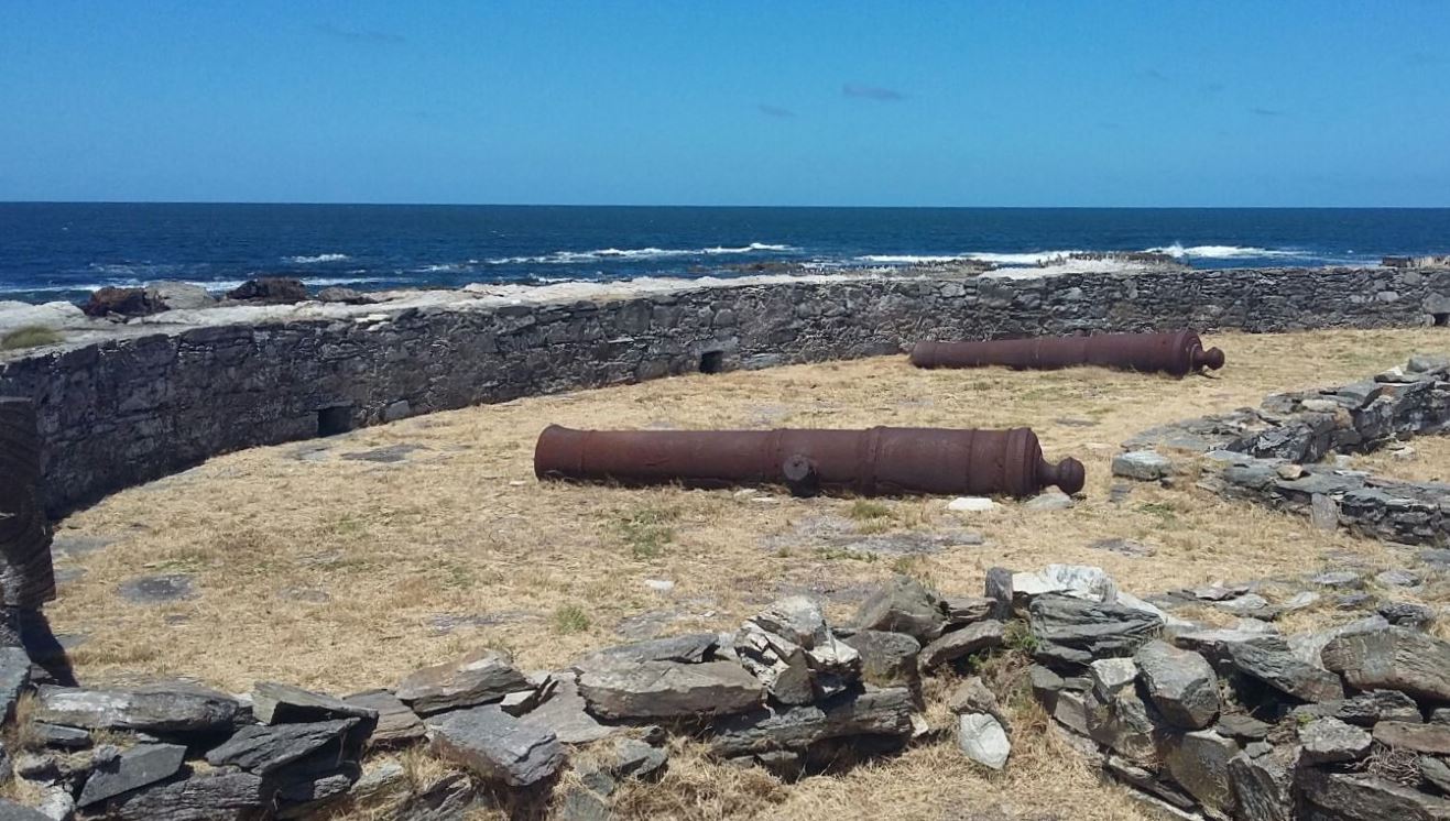 Restos coloniales de la Isla Gorriti