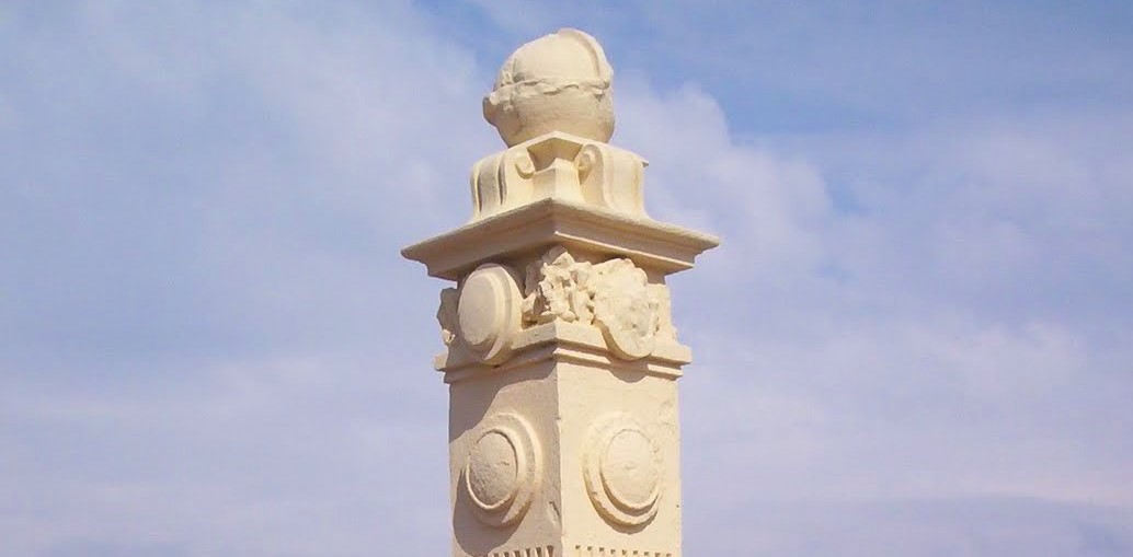 Columna de la rambla de Piriápolis