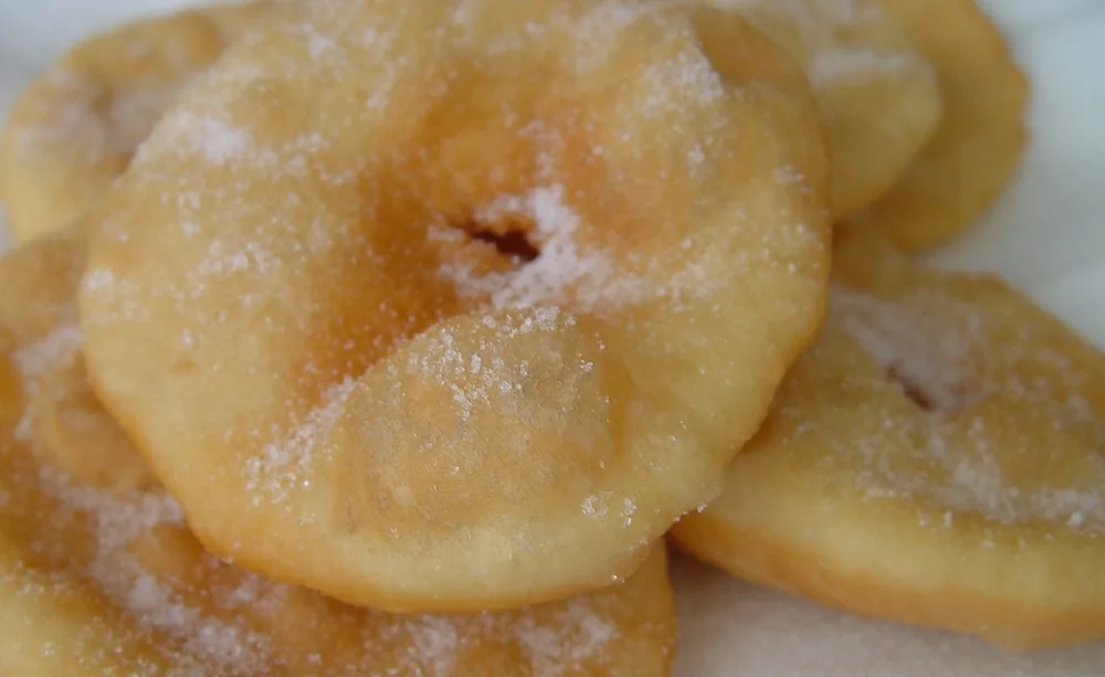 Lluvia, mate y tortas fritas