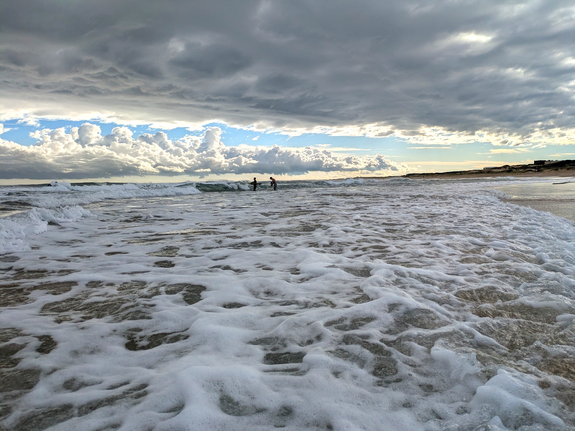 Playa La Serena: mar intenso y puestas de sol